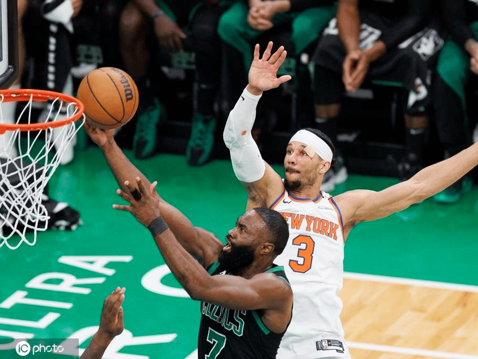 墨西哥男篮绝杀塞尔维亚男篮，杰伦·布朗高光表现的简单介绍