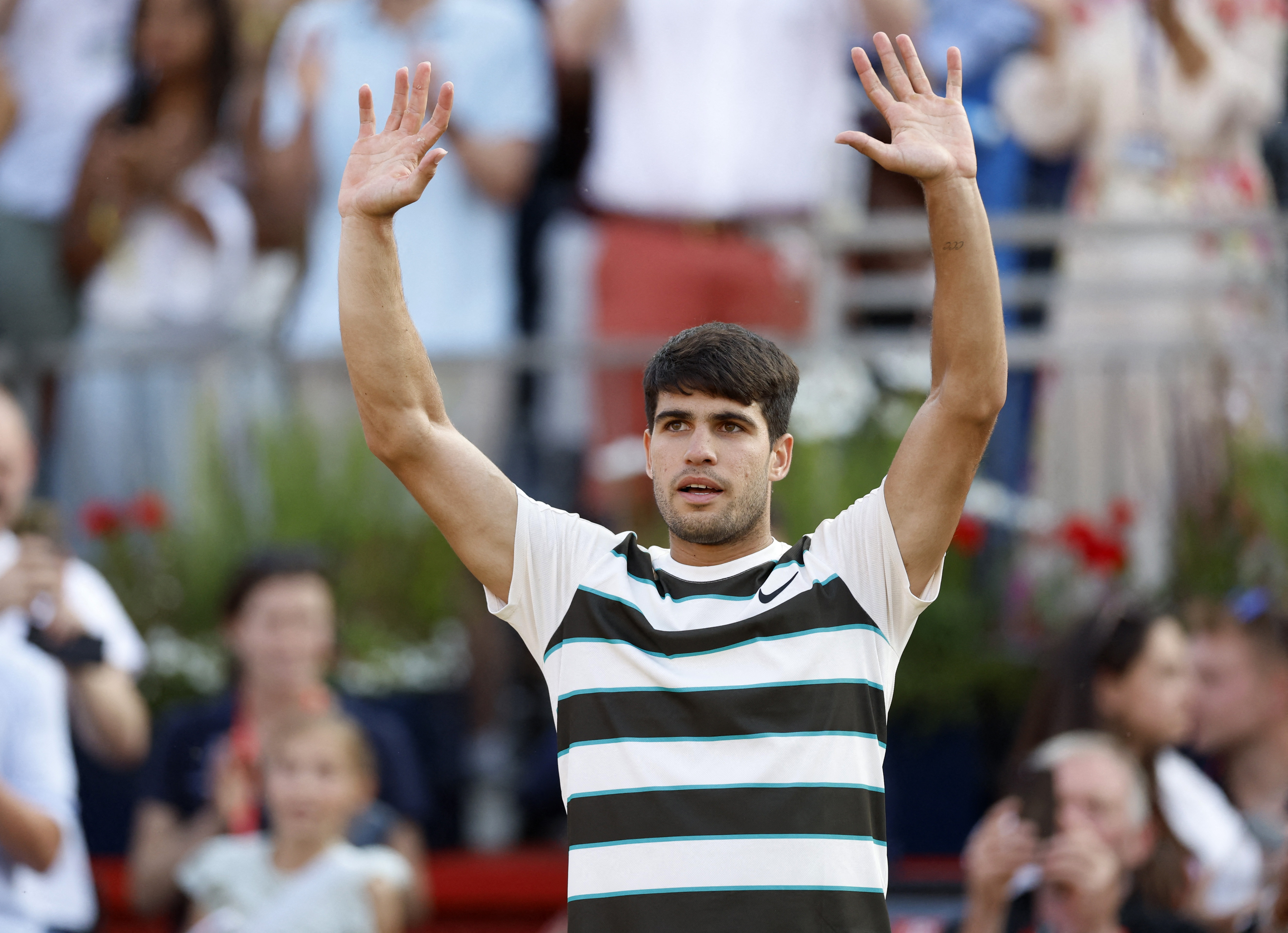 日本网球队翻盘澳大利亚网球队，阿尔卡拉斯关键制胜的简单介绍