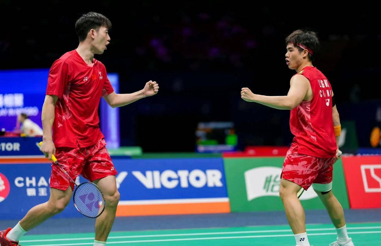 丹麦羽毛球队碾压中国羽毛球队，陶菲克制霸全场