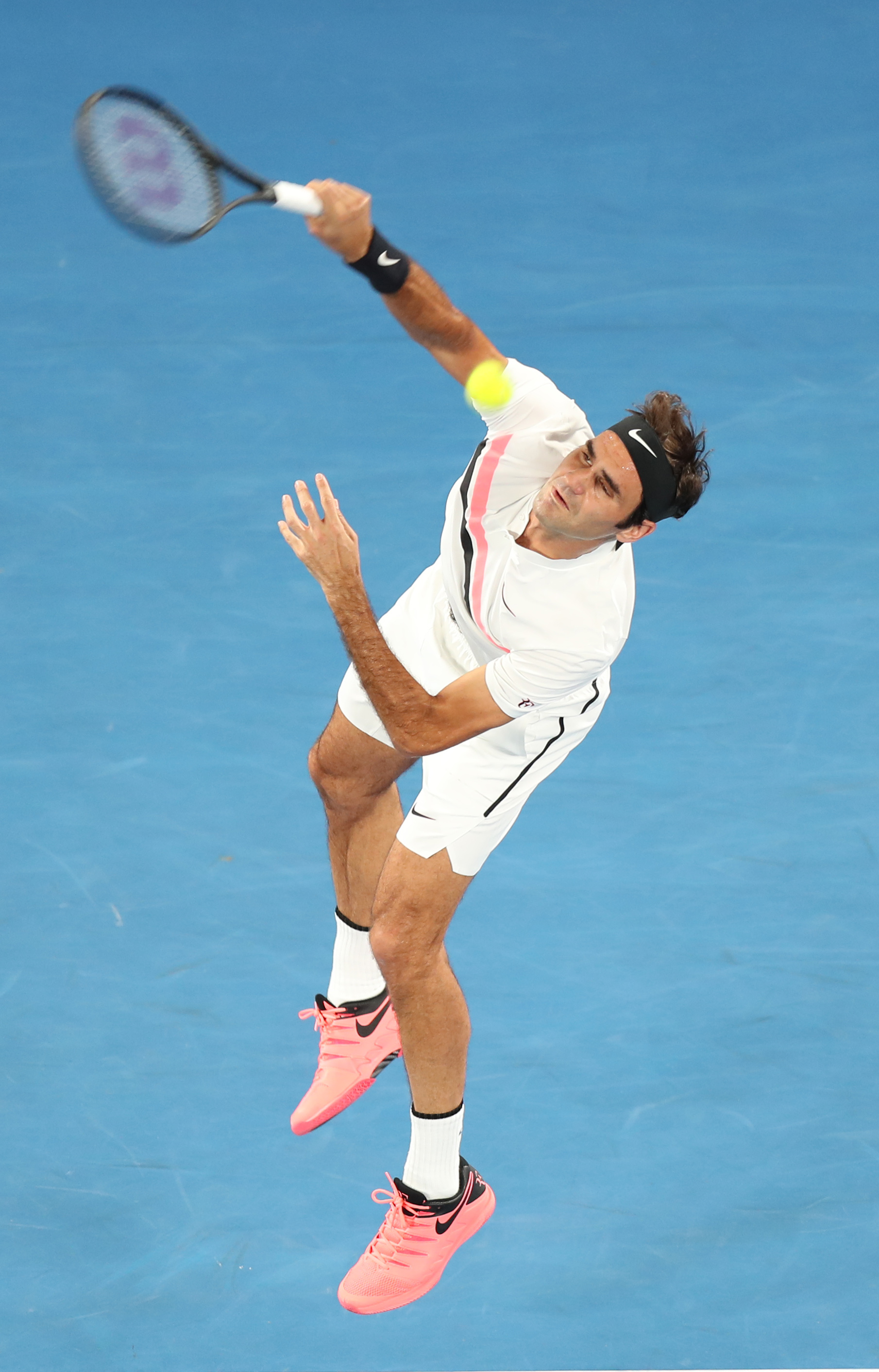 澳大利亚网球队强势西班牙网球队，费德勒统治全场