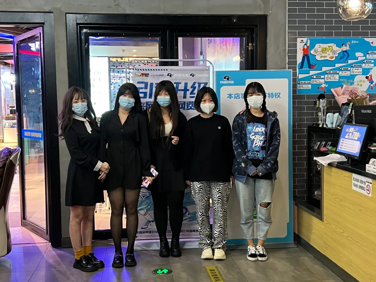 冷静与激情交织!英雄联盟完美收官 冷静与激情交织!英雄联盟完美收官