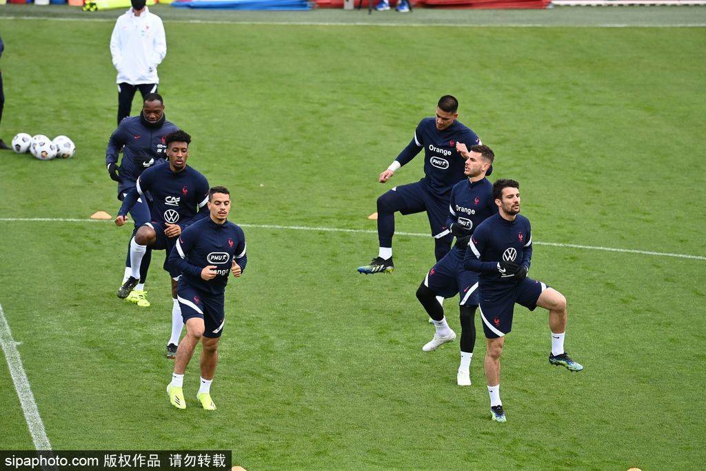 法国队翻盘韩国队，黄鸭组合统治全场