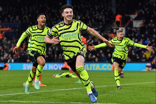 荷兰碾压法国，马丁内利关键制胜