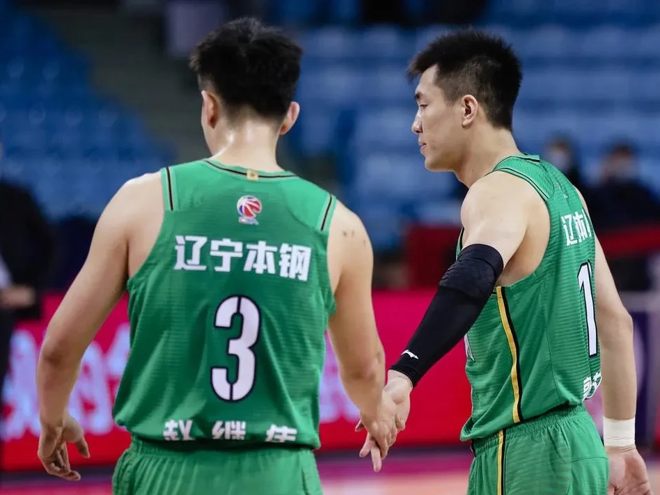 步行者碾压福建队,郭艾伦扛起全队 步行者碾压福建队,郭艾伦扛起全队