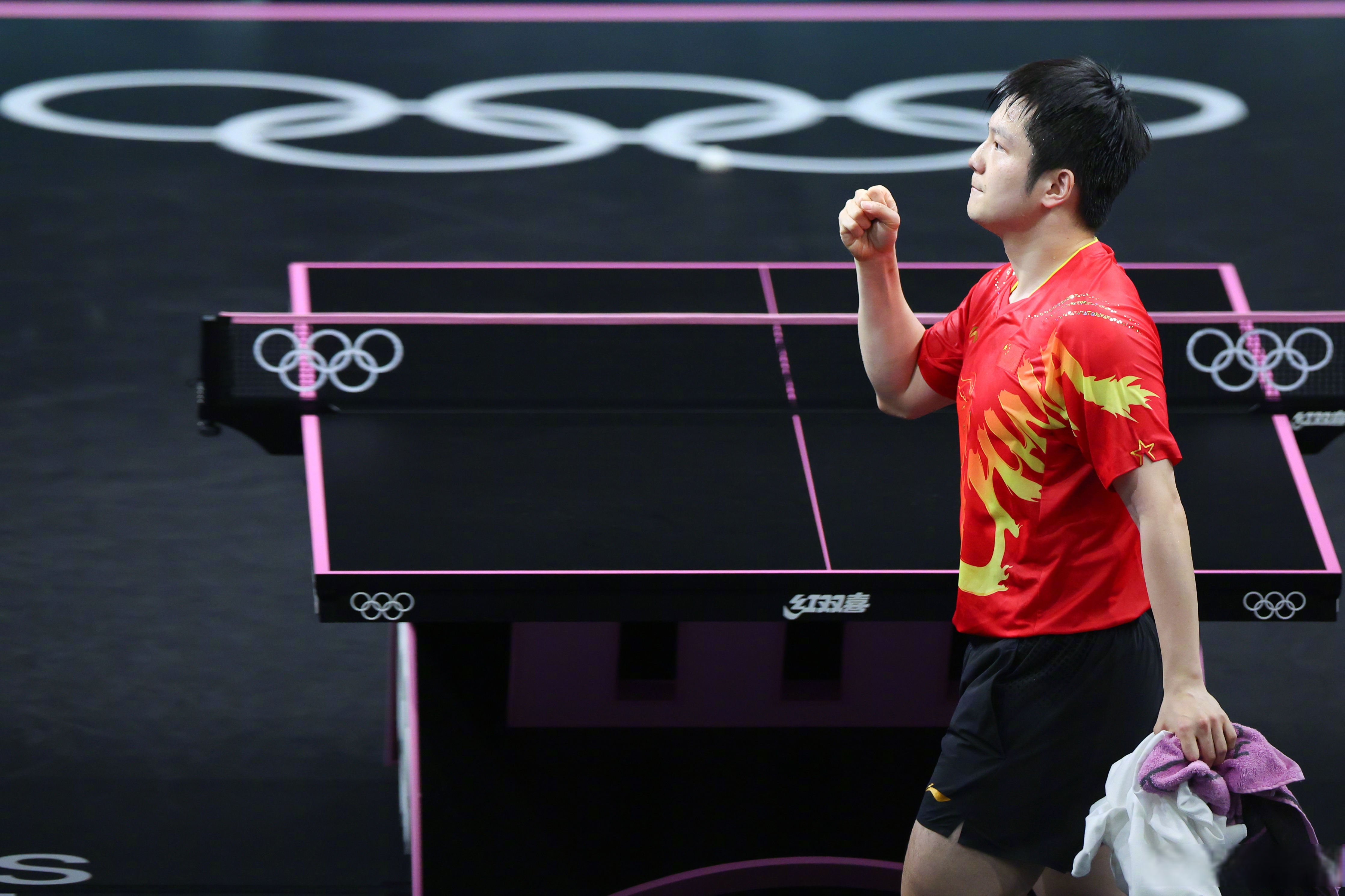 法国队险胜日本队,马龙高光表现 法国队险胜日本队,马龙高光表现