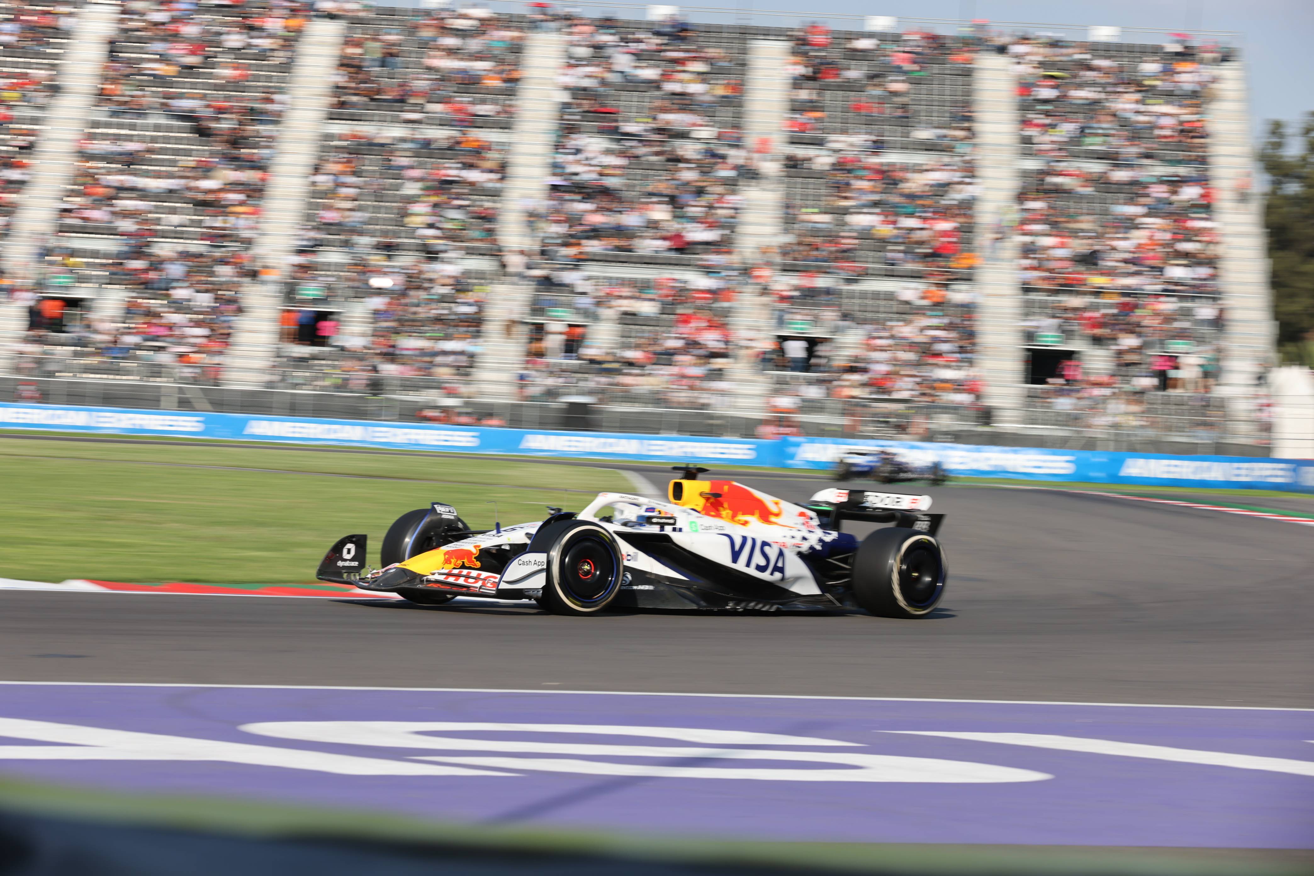 梅赛德斯绝杀红牛二队，诺里斯统治全场