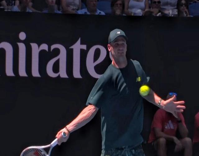 年终总决赛翻盘澳网,兹维列夫扛起全队 年终总决赛翻盘澳网,兹维列夫扛起全队