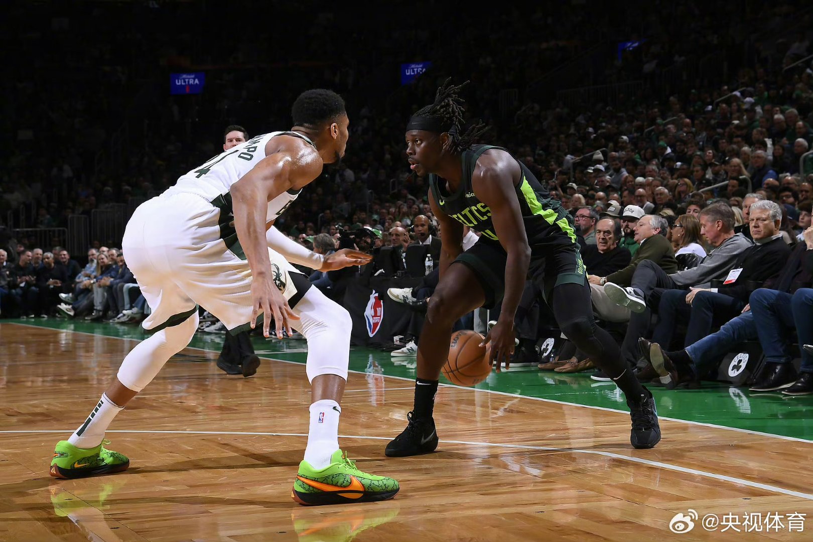 爵士大胜凯尔特人,米切尔砍下29分 爵士大胜凯尔特人,米切尔砍下29分