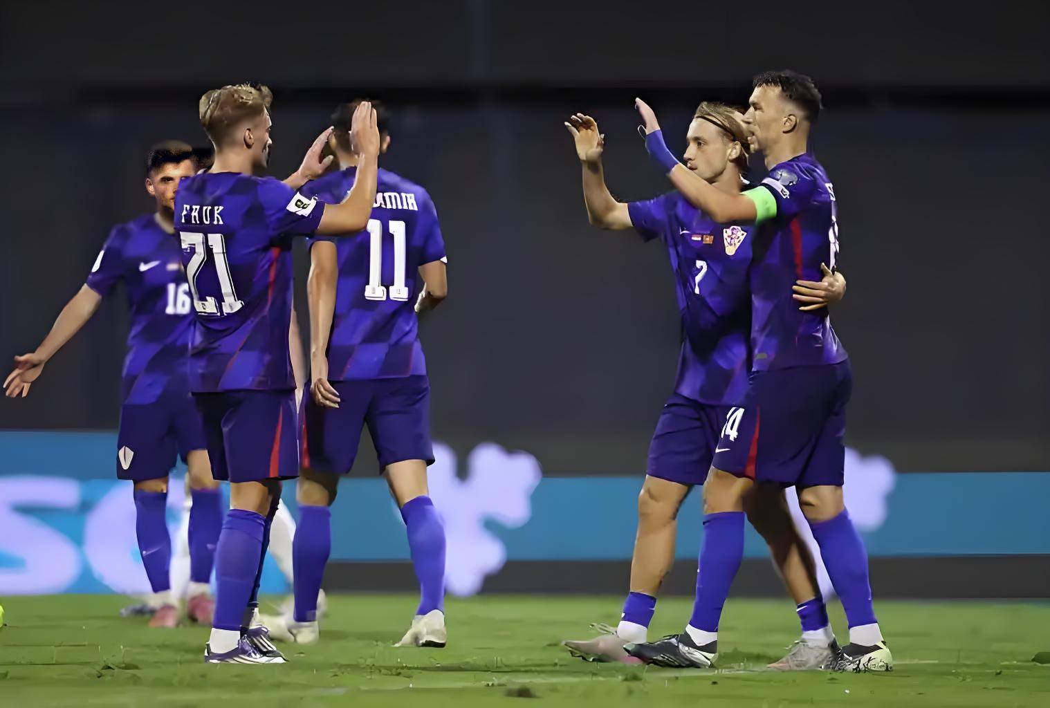 法国碾压巴萨，莫德里奇状态火热