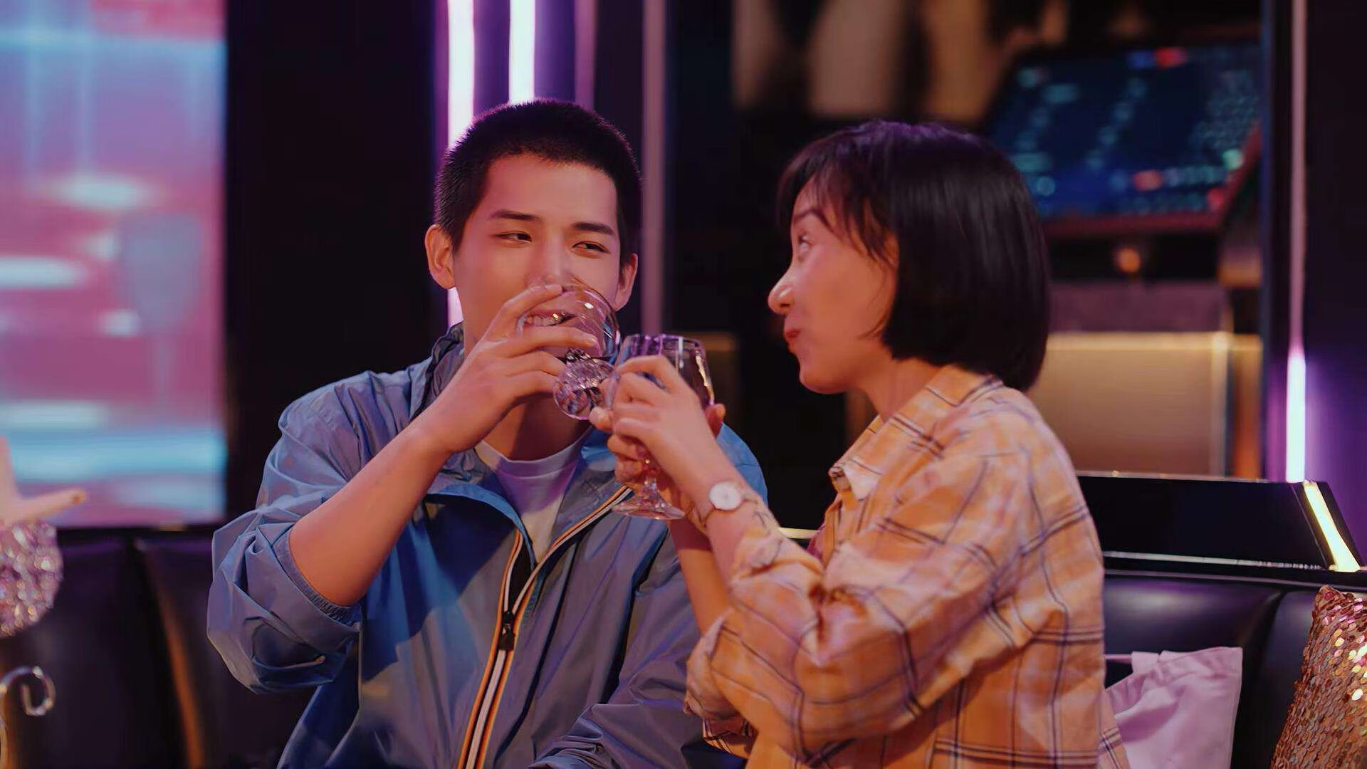 黑与白的交锋，灰熊吞噬活塞，文班亚马点亮更大的舞台