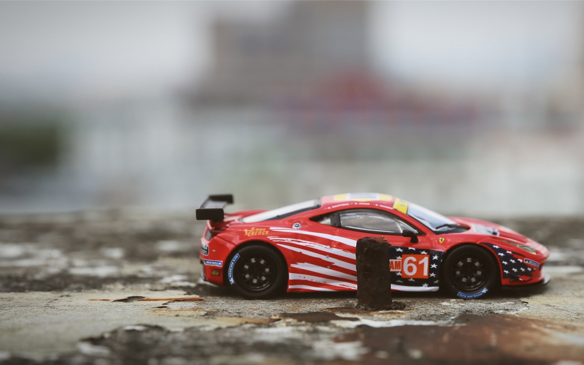 迪亚斯的关键之夜,F1街道赛上的不手软之战