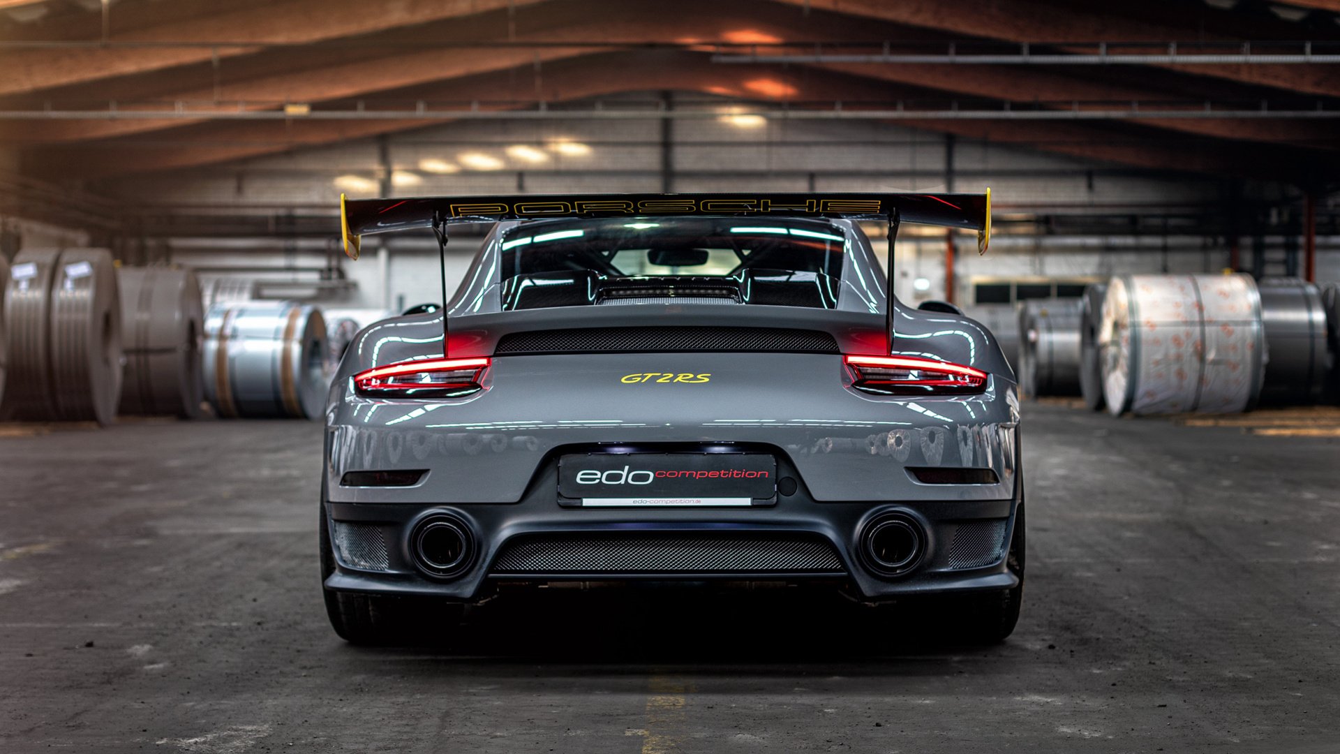 世界杯的舞台，卢卡库熠熠生辉，英格兰帷幕后的胜利之师