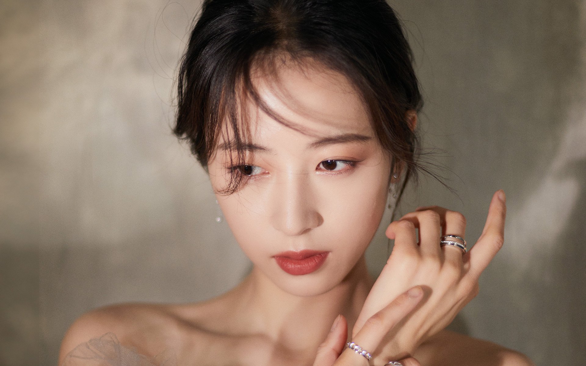 约基奇扮演魔术师，上演戏法击溃鹈鹕