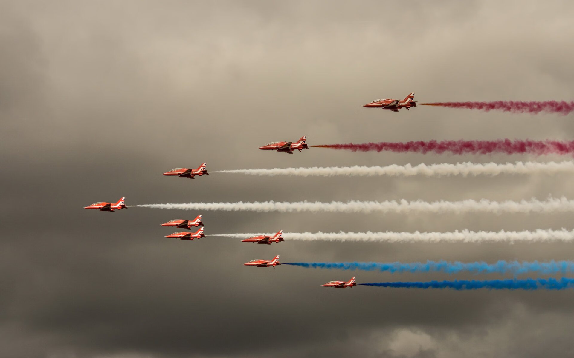 一夫当关，万夫莫开，布克用锁链般的防守，揭示现代篮球的残酷真相